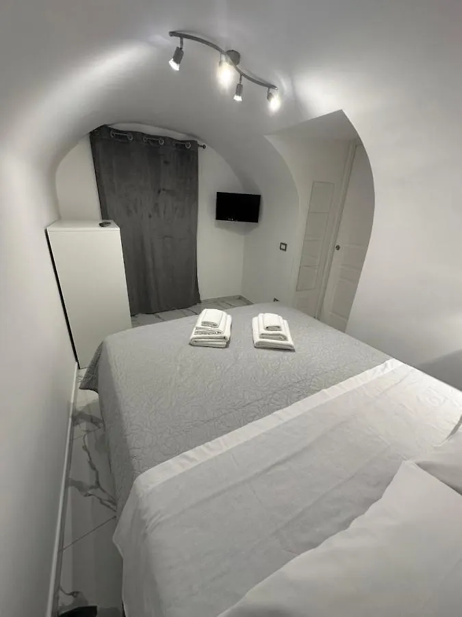 Mavy House Napoli Apartment